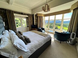 Ravenstone Manor