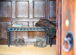 Ravenstone Manor