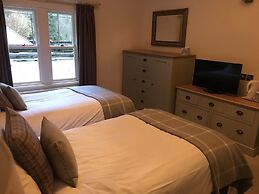Ravenstone Manor