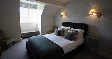 Ravenstone Manor