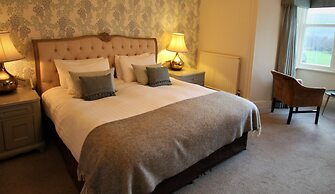 Ravenstone Manor