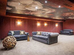 Premier Luxury Mountain Resort