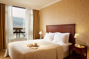 Premier Luxury Mountain Resort