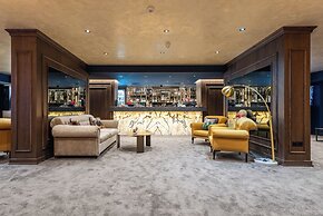 Premier Luxury Mountain Resort