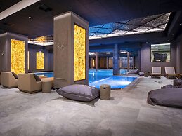 Premier Luxury Mountain Resort