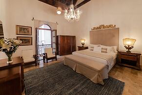 Casa del Arzobispado Hotel