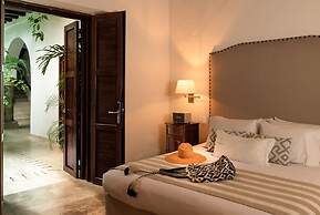 Casa del Arzobispado Hotel