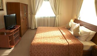 Safeer Plaza Hotel