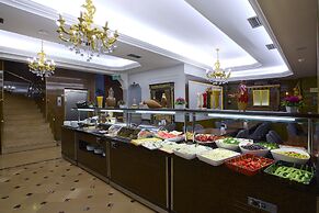 Grand Ant Hotel