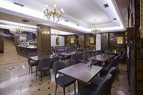 Grand Ant Hotel