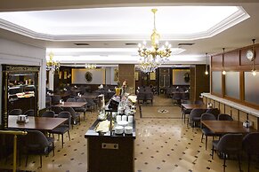 Grand Ant Hotel