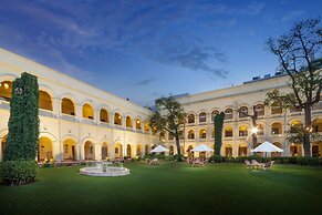 The Grand Imperial - Heritage Hotel