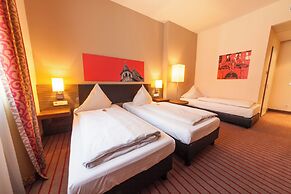 NOVINA HOTEL Tillypark