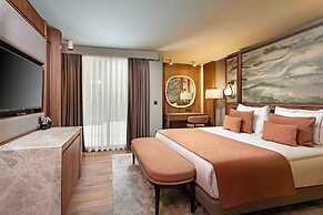 Rixos Sungate - The Land of Legends Access