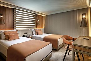 Rixos Sungate - The Land of Legends Access