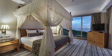 Rixos Sungate - The Land of Legends Access