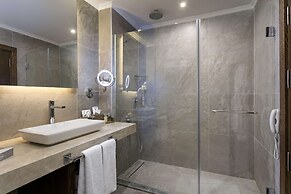 Rixos Sungate - The Land of Legends Access
