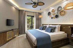 Rixos Sungate - The Land of Legends Access