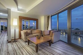 Rixos Sungate - The Land of Legends Access