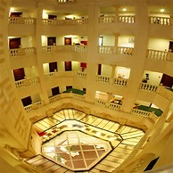 Serenada Golden Palace - Boutique Hotel