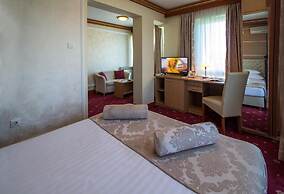 Cezar Hotel