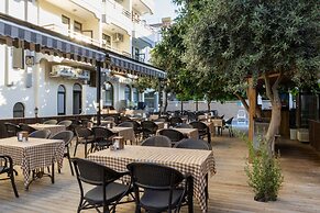 Kandelor Hotel