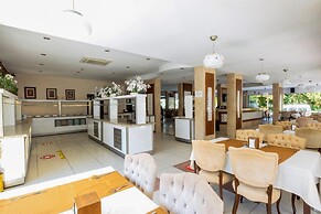 Kandelor Hotel
