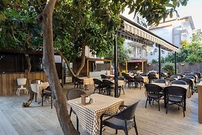 Kandelor Hotel