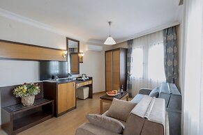 Kandelor Hotel