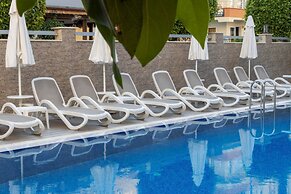 Kandelor Hotel