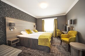 Dr. Holms Hotel