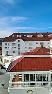 Dr. Holms Hotel