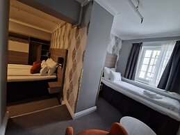 Dr. Holms Hotel