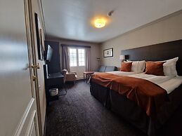Dr. Holms Hotel