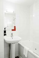 Muthu Queens Hotel