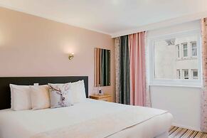 Muthu Queens Hotel