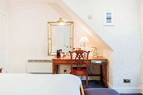 Muthu Queens Hotel