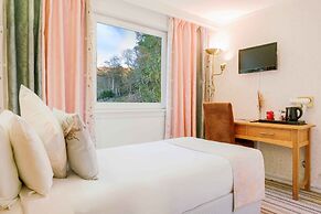 Muthu Queens Hotel