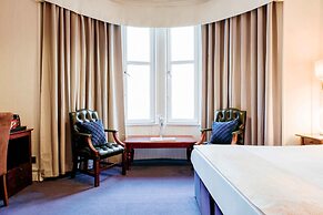 Muthu Queens Hotel