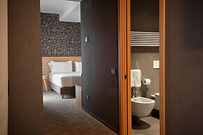 IL LEON D'ORO HOTEL BARI – BY FARACE HOTELS