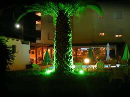 Australia Hotel