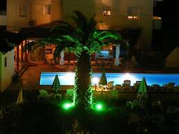 Australia Hotel