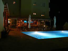 Australia Hotel