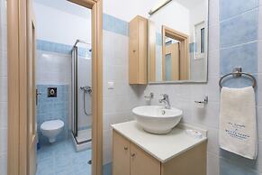 Vlycha Beach Studios & Apartments