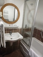 Iris Hotel & Spa