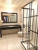 Iris Hotel & Spa