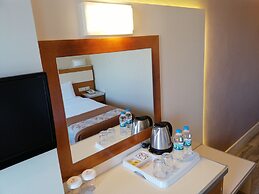 Iris Hotel & Spa