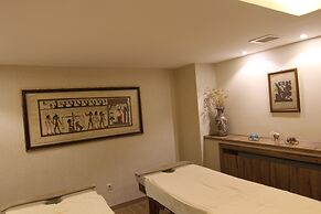 Iris Hotel & Spa