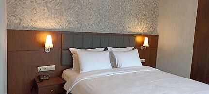 Iris Hotel & Spa