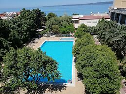 Iris Hotel & Spa